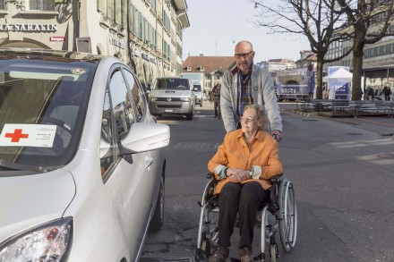 SRK Luzern bietet Fahrdienst für Personen im Rollstuhl