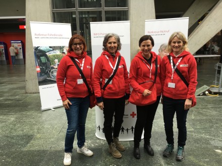 Das Marketing Team des SRK Luzern am Bahnhof Luzern